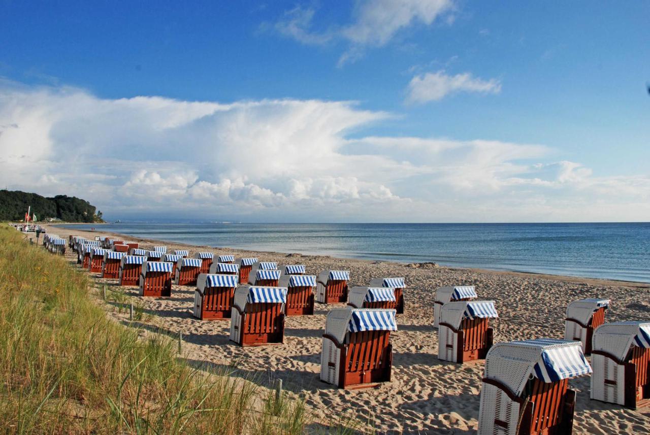 Ferienhaus Zum Boddenstrand Mit Ka Groß Zicker Buitenkant foto