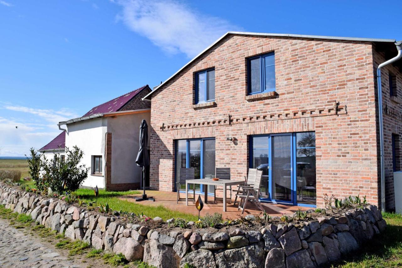 Ferienhaus Zum Boddenstrand Mit Ka Groß Zicker Buitenkant foto