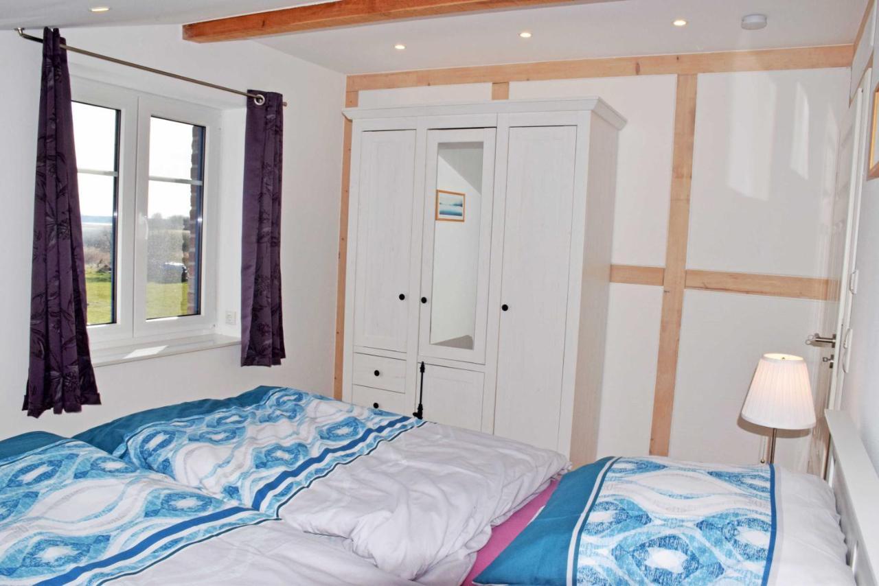 Ferienhaus Zum Boddenstrand Mit Ka Groß Zicker Buitenkant foto