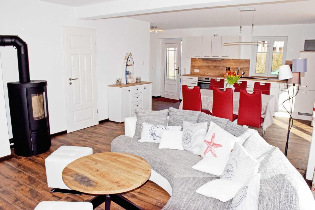 Ferienhaus Zum Boddenstrand Mit Ka Groß Zicker Buitenkant foto